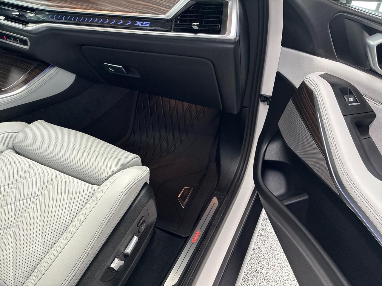 2025 BMW X5 xDrive50e, Parking Assistance Pkg, Premium Pkg, 21in Y-Spoke Wheels Houston TX