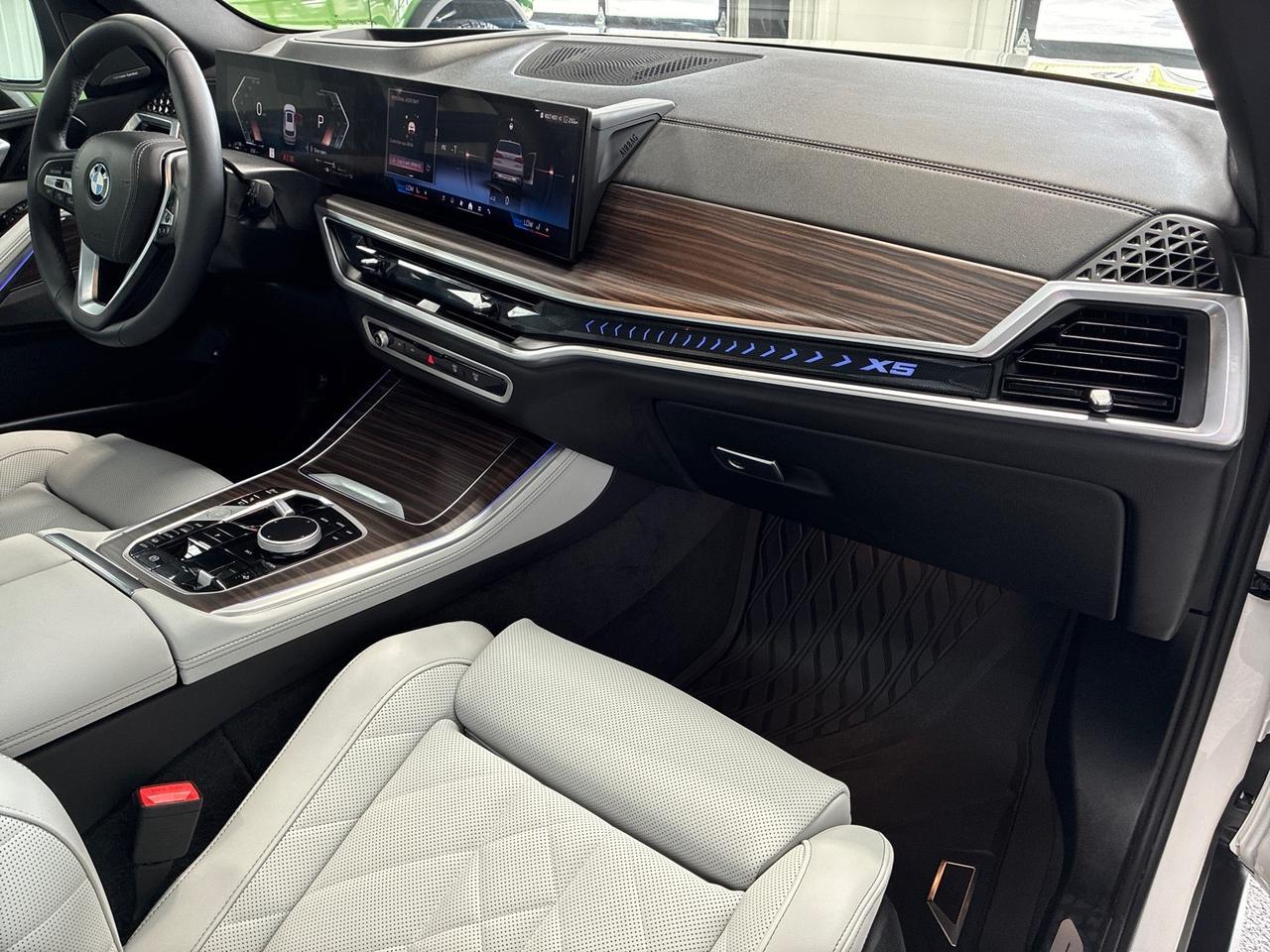 2025 BMW X5 xDrive50e, Parking Assistance Pkg, Premium Pkg, 21in Y-Spoke Wheels Houston TX