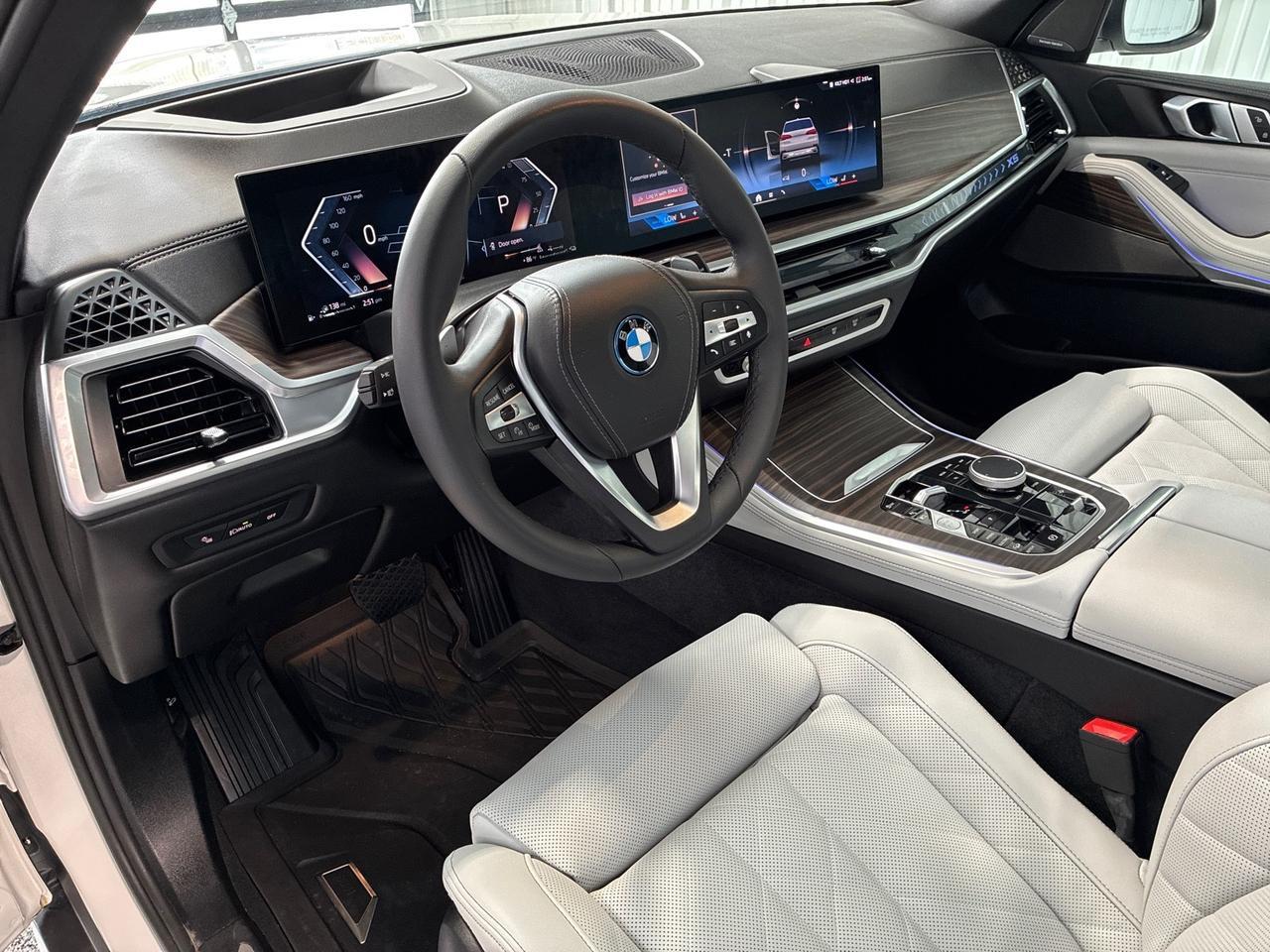 2025 BMW X5 xDrive50e, Parking Assistance Pkg, Premium Pkg, 21in Y-Spoke Wheels Houston TX