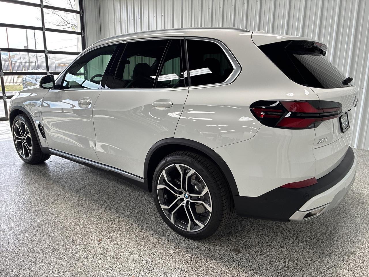 2025 BMW X5 xDrive50e, Parking Assistance Pkg, Premium Pkg, 21in Y-Spoke Wheels