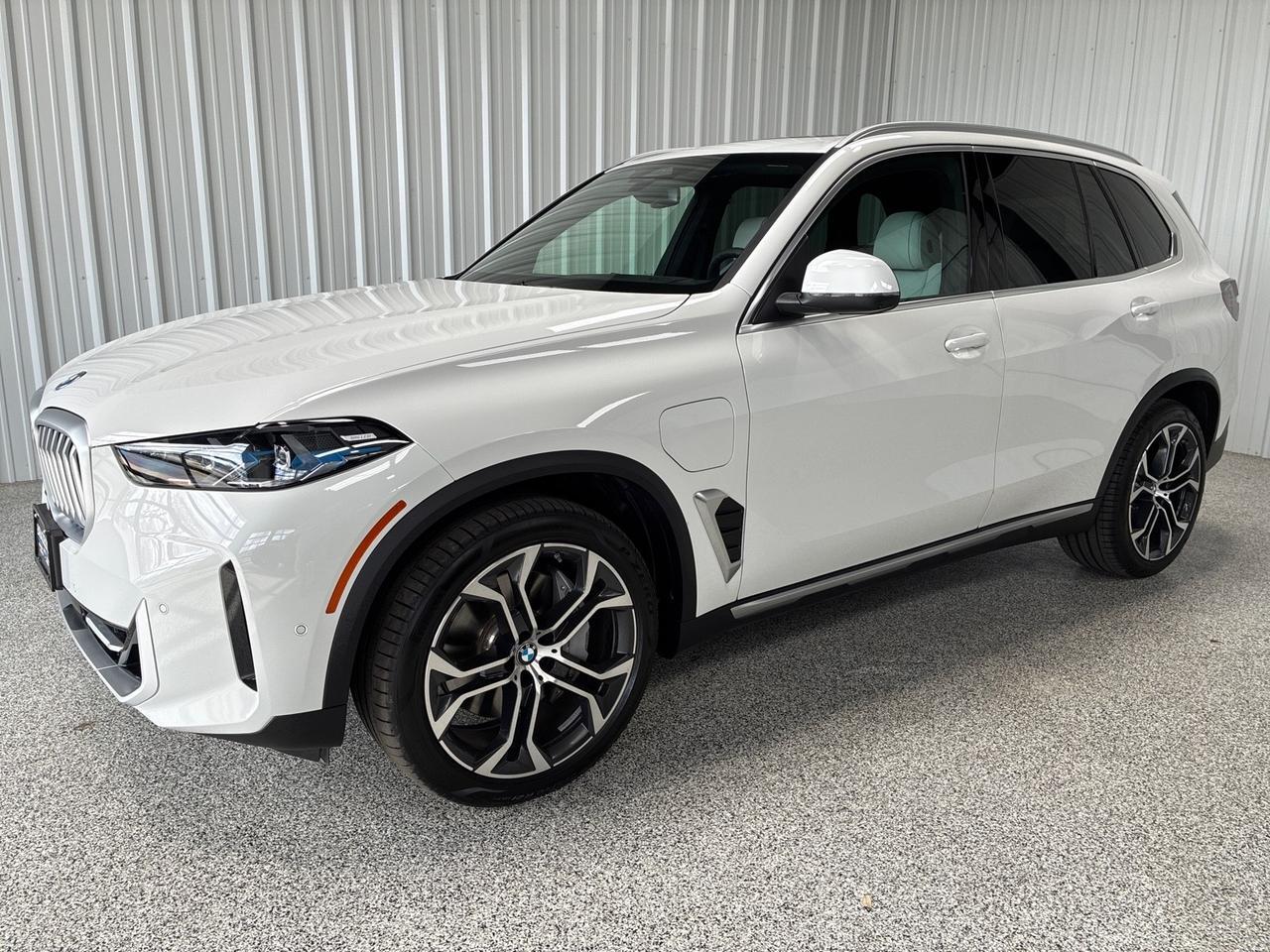 2025 BMW X5 xDrive50e, Parking Assistance Pkg, Premium Pkg, 21in Y-Spoke Wheels