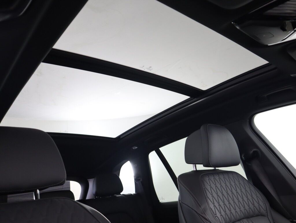 2025 BMW X5 xDrive50e Plug-In Hybrid Premium w/Climate Comfort Maumee OH