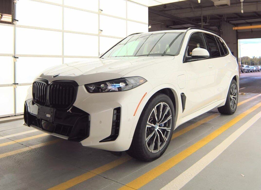2025 BMW X5 xDrive50e Ventilated Seats Harman Kardon Sound Portland OR