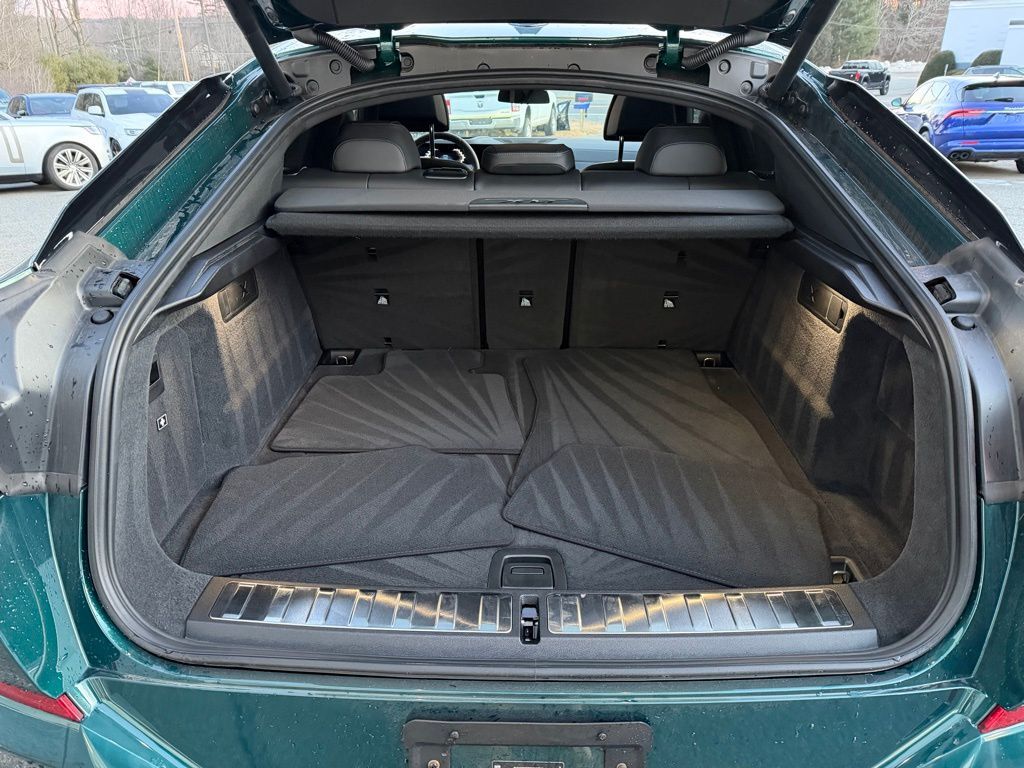 2025 BMW X6 M60i Orange MA