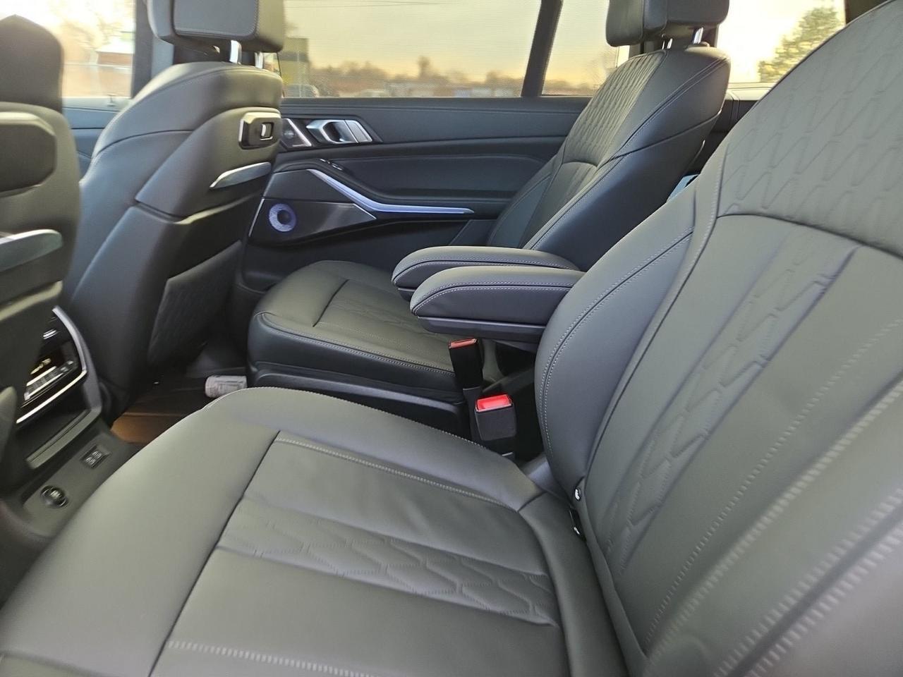 2025 BMW X7 ALPINA XB7 Second Row Captains Chairs Bowers &amp; Wilkins Sound Portland OR