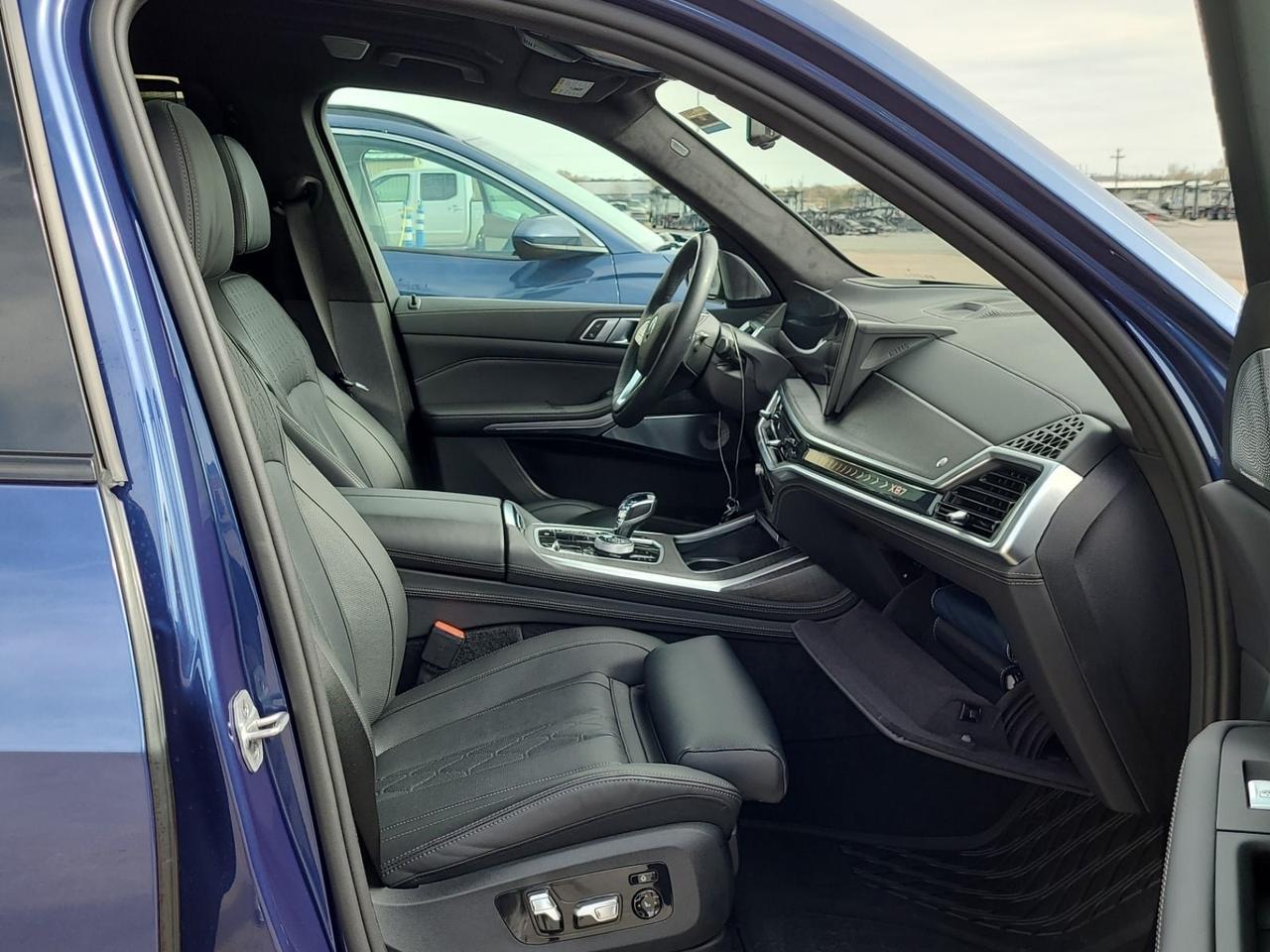 2025 BMW X7 ALPINA XB7 Second Row Captains Chairs Bowers &amp; Wilkins Sound Portland OR