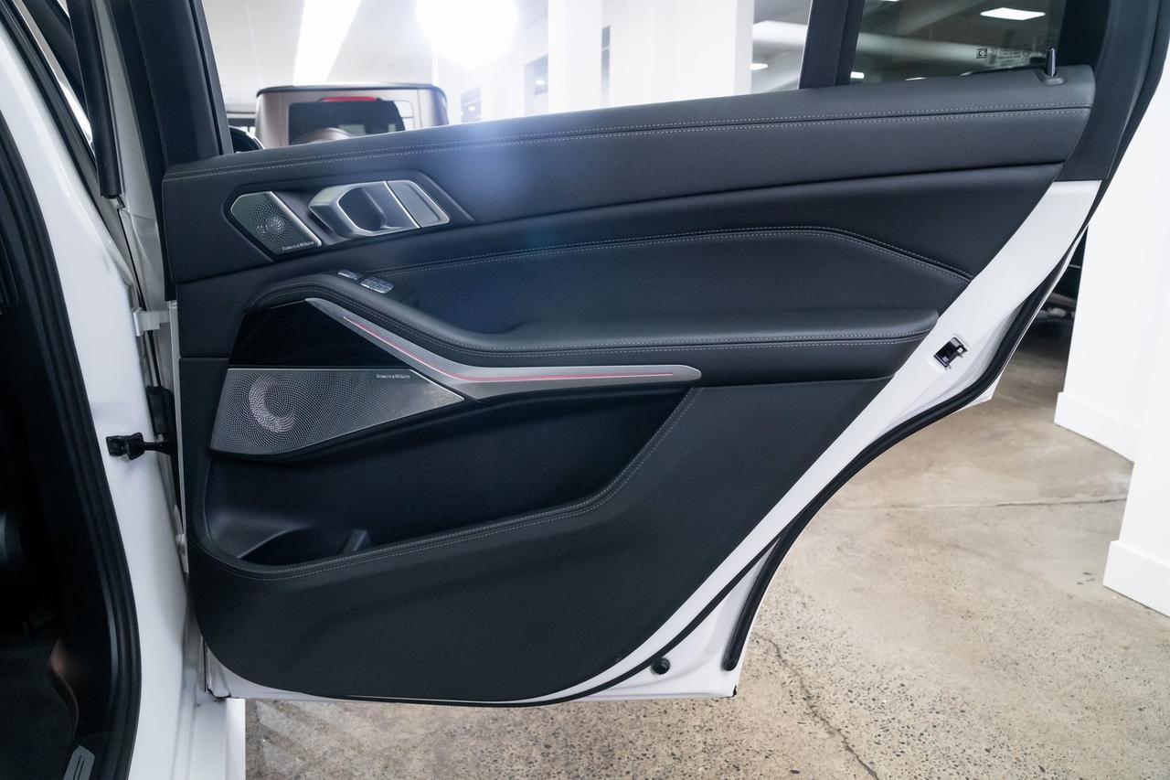 2025 BMW X7 ALPINA XB7 Vented Seats Black Full Merino Leather Portland OR