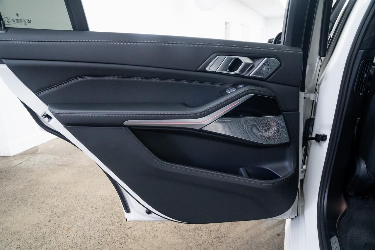 2025 BMW X7 ALPINA XB7 Vented Seats Black Full Merino Leather Portland OR