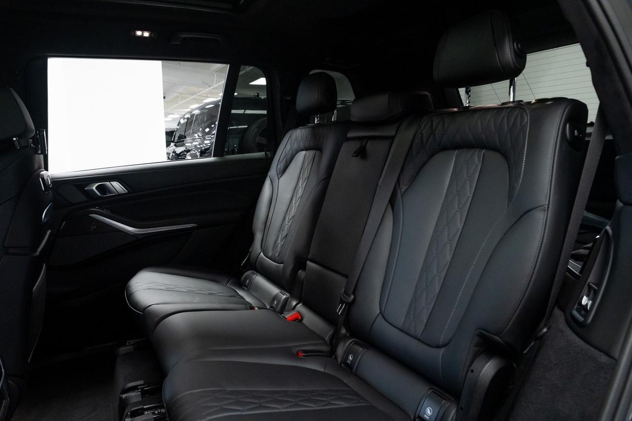 2025 BMW X7 M60i 1 Owner Vented Seats Executive Package Portland OR