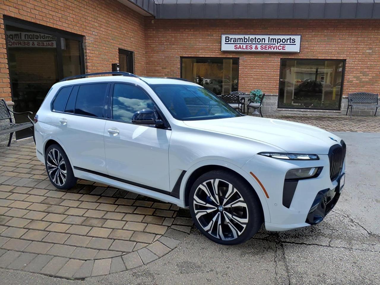 2025 BMW X7 M60i