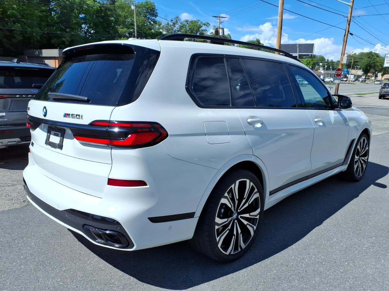 2025 BMW X7 M60i