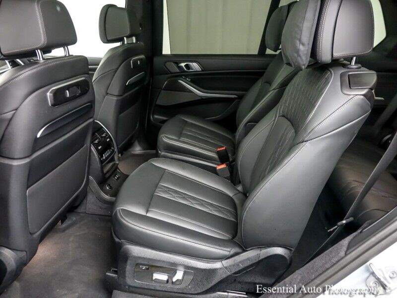 2025 BMW X7 M60i Willowbrook IL