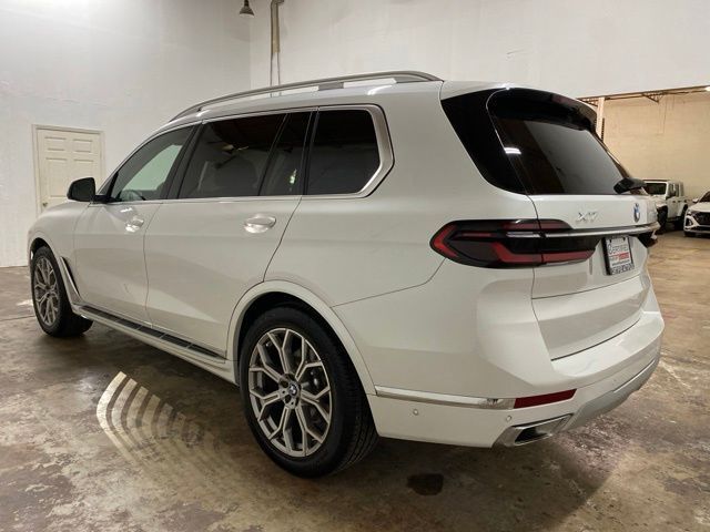 2025 BMW X7 xDrive40i