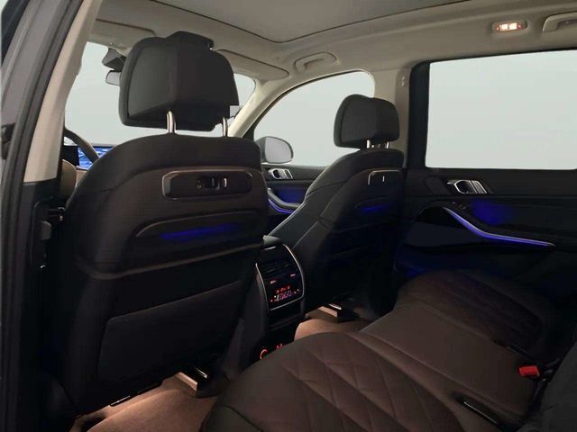 2025 BMW X7 40i - Photo 32