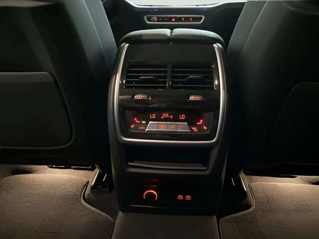 2025 BMW X7 40i - Photo 38