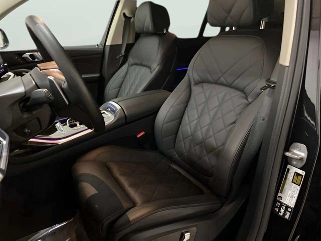 2025 BMW X7 40i - Photo 29