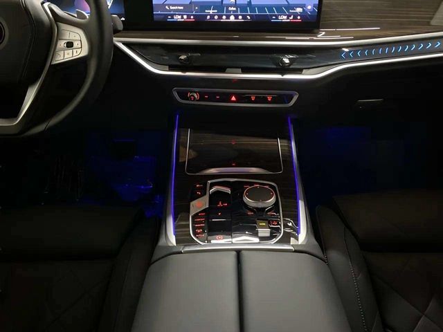 2025 BMW X7 40i - Photo 14