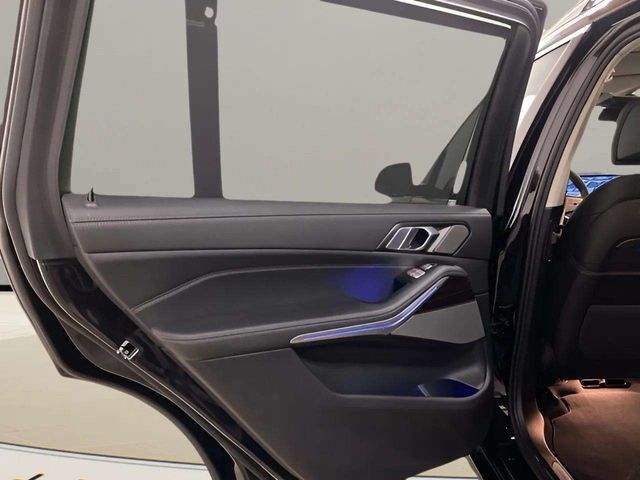 2025 BMW X7 40i - Photo 31