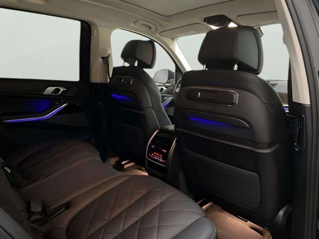 2025 BMW X7 40i - Photo 48