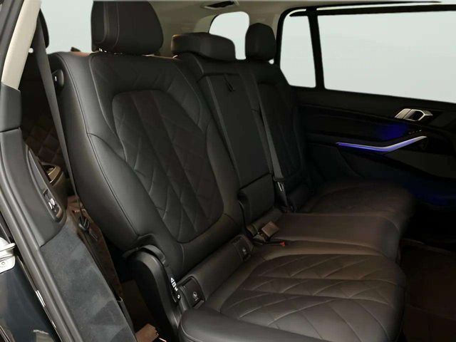 2025 BMW X7 40i - Photo 52