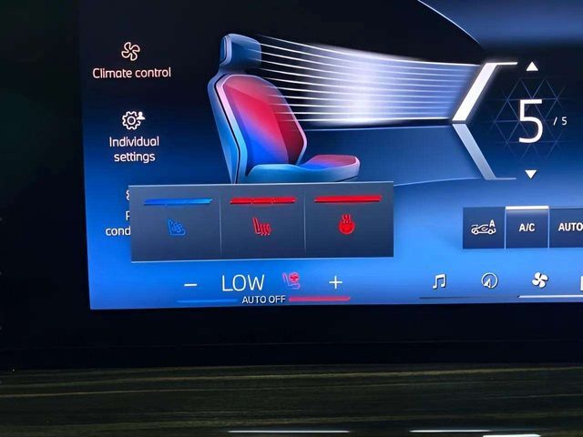 2025 BMW X7 40i - Photo 80