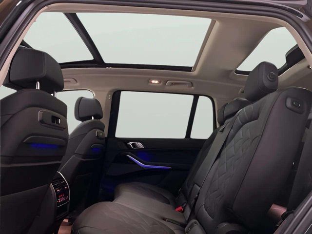 2025 BMW X7 40i - Photo 66