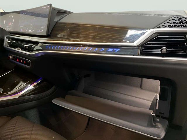 2025 BMW X7 40i - Photo 60
