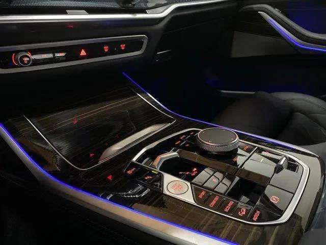 2025 BMW X7 40i - Photo 86
