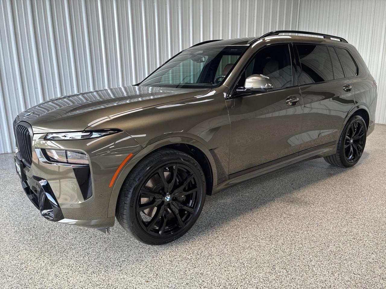2025 BMW X7 xDrive40i, M-Sport Professional Pkg, Premium Pkg, Park Assist Pkg, Climate Control Pkg