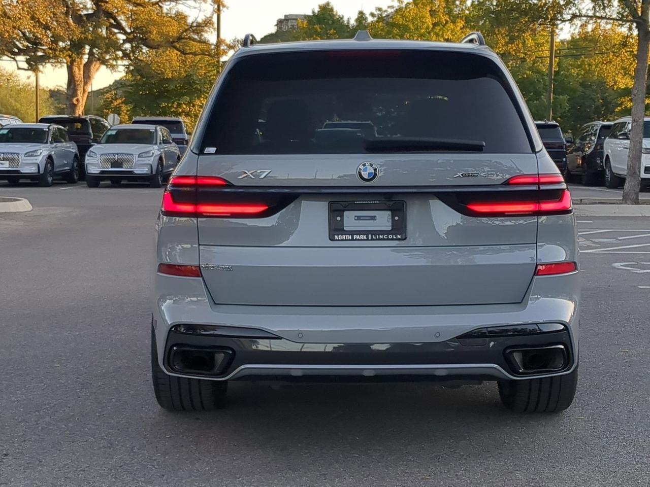 2025 BMW X7 xDrive40i