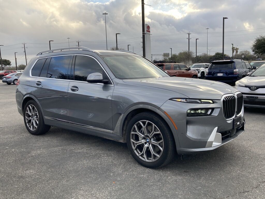 2025 BMW X7 xDrive40i