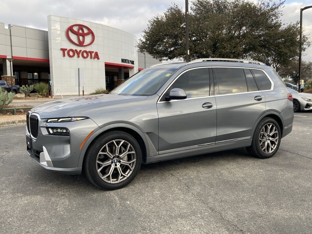 2025 BMW X7 xDrive40i