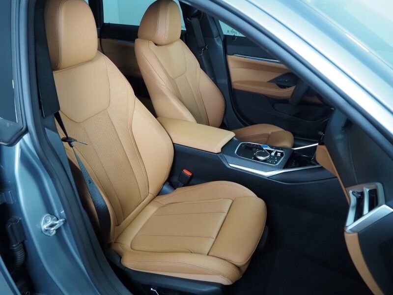 2025 BMW i4 eDrive40 Gran Coupe *NAVIGATION, CURVED DISPLAY, SAFETY ALERTS, BACKUP-CAMERA, COLOR TOUCHSCREEN, MOONROOF, HEATED SEATS/STEERING, COMFORT ACCESS, POWER LIFTGATE, WIRELESS CHARGING, ANDROID & APPLE