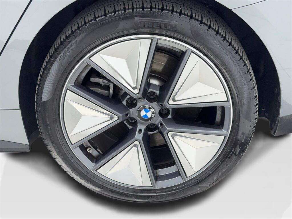 2025 BMW i4 eDrive40 NAV,CAM,SUNROOF,HTD STS,BLIND SPOT,HEADS- Plano TX