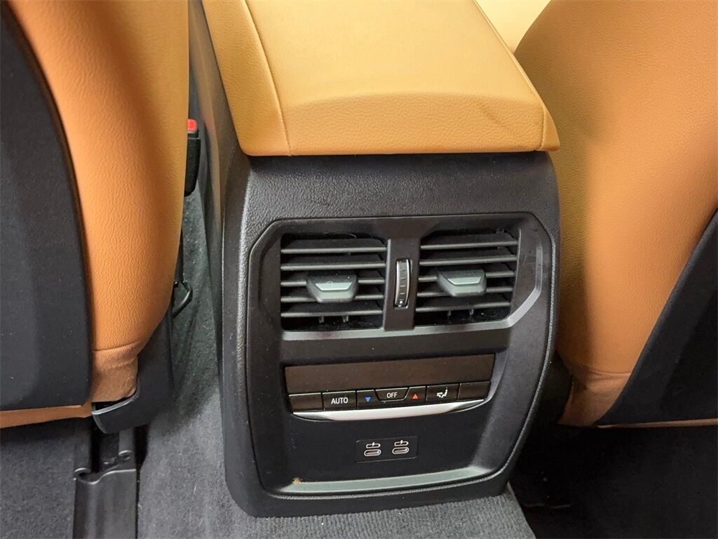 2025 BMW i4 eDrive40 NAV,CAM,SUNROOF,HTD STS,BLIND SPOT,HEADS- Plano TX