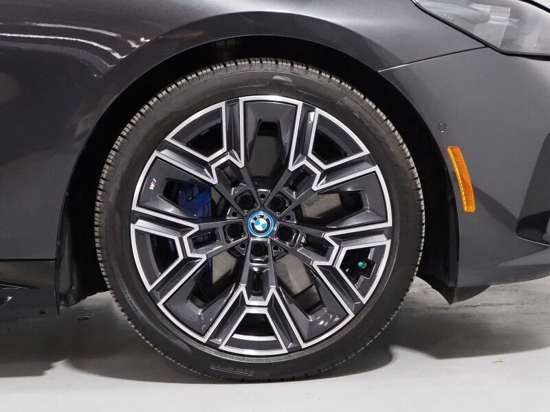 2025 BMW i5 eDrive40 Sedan *M SPORT PKG, DRIVING ASSIST PRO PKG, HEADS-UP DISPLAY, NAVIGATION, ADAPTIVE CRUISE, SAFETY ALERTS, MOONROOF, HEATED SEATS/STEERING, FULL LED LIGHTS, 20 INCH WHEELS, BOWERS & WILKINS, ANDROID & APPLE Round Rock TX