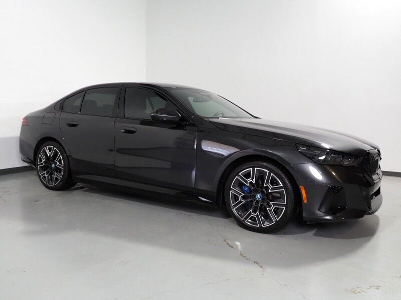 2025 BMW i5 eDrive40 Sedan *M SPORT PKG, DRIVING ASSIST PRO PKG, HEADS-UP DISPLAY, NAVIGATION, ADAPTIVE CRUISE, SAFETY ALERTS, MOONROOF, HEATED SEATS/STEERING, FULL LED LIGHTS, 20 INCH WHEELS, BOWERS & WILKINS, ANDROID & APPLE Round Rock TX