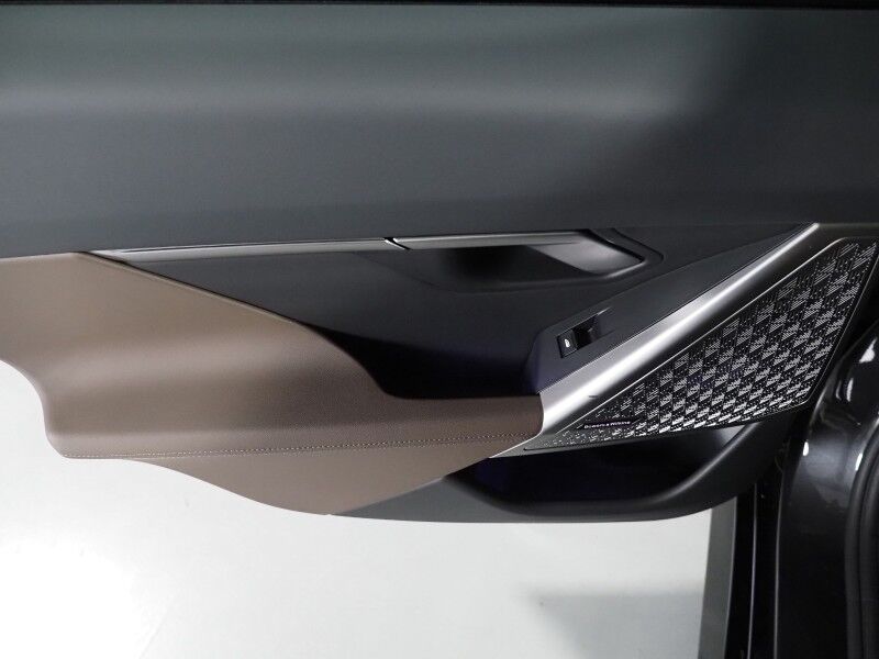 2025 BMW i5 eDrive40 Sedan *M SPORT PKG, DRIVING ASSIST PRO PKG, HEADS-UP DISPLAY, NAVIGATION, ADAPTIVE CRUISE, SAFETY ALERTS, MOONROOF, HEATED SEATS/STEERING, FULL LED LIGHTS, 20 INCH WHEELS, BOWERS & WILKINS, ANDROID & APPLE Round Rock TX