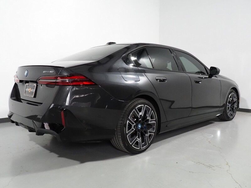 2025 BMW i5 eDrive40 Sedan *M SPORT PKG, DRIVING ASSIST PRO PKG, HEADS-UP DISPLAY, NAVIGATION, ADAPTIVE CRUISE, SAFETY ALERTS, MOONROOF, HEATED SEATS/STEERING, FULL LED LIGHTS, 20 INCH WHEELS, BOWERS & WILKINS, ANDROID & APPLE Round Rock TX