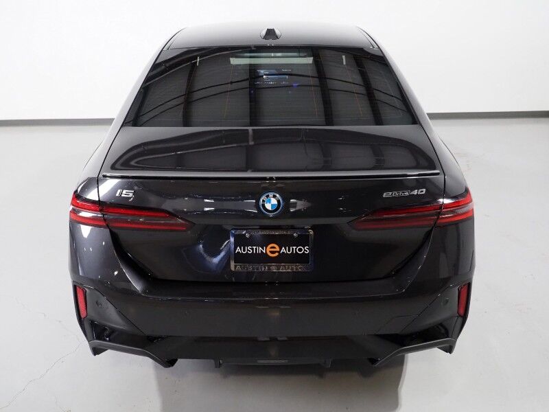 2025 BMW i5 eDrive40 Sedan *M SPORT PKG, DRIVING ASSIST PRO PKG, HEADS-UP DISPLAY, NAVIGATION, ADAPTIVE CRUISE, SAFETY ALERTS, MOONROOF, HEATED SEATS/STEERING, FULL LED LIGHTS, 20 INCH WHEELS, BOWERS & WILKINS, ANDROID & APPLE Round Rock TX