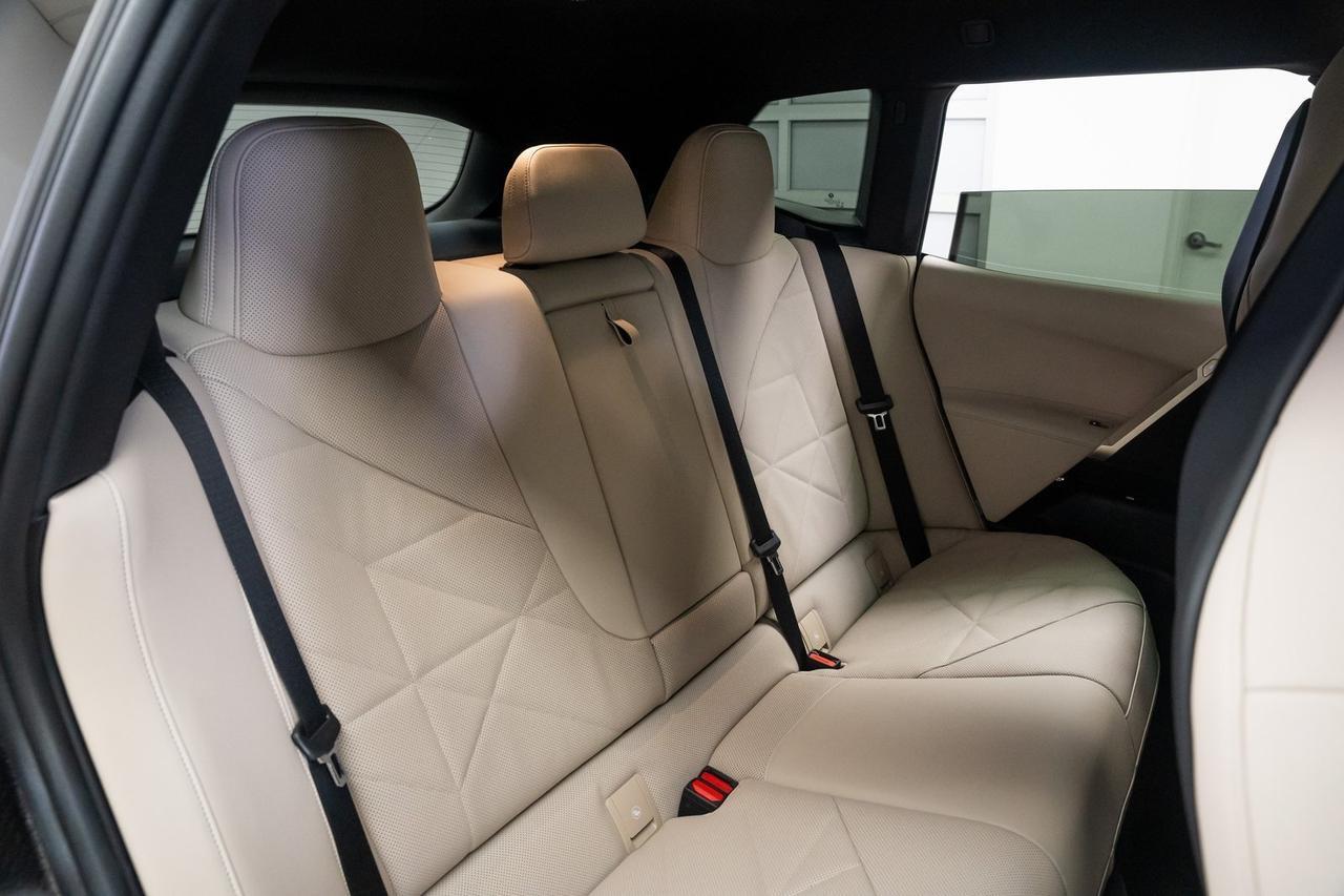 2025 BMW iX xDrive50 1 Owner Vented Seats Convenience Package Portland OR