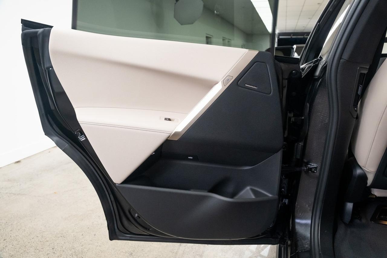 2025 BMW iX xDrive50 1 Owner Vented Seats Convenience Package Portland OR