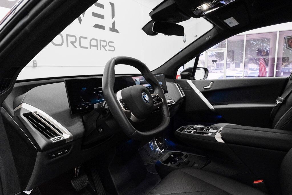 2025 BMW iX xDrive50