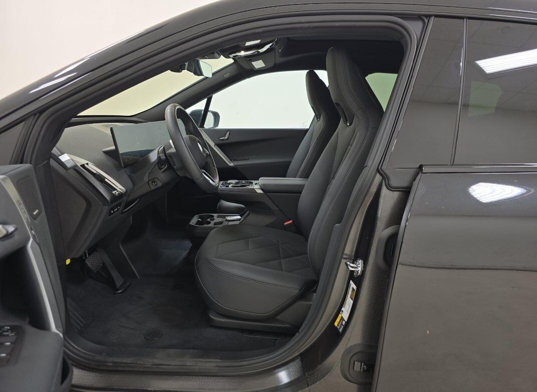 2025 BMW iX xDrive50 Sport Package Head-Up Display Portland OR