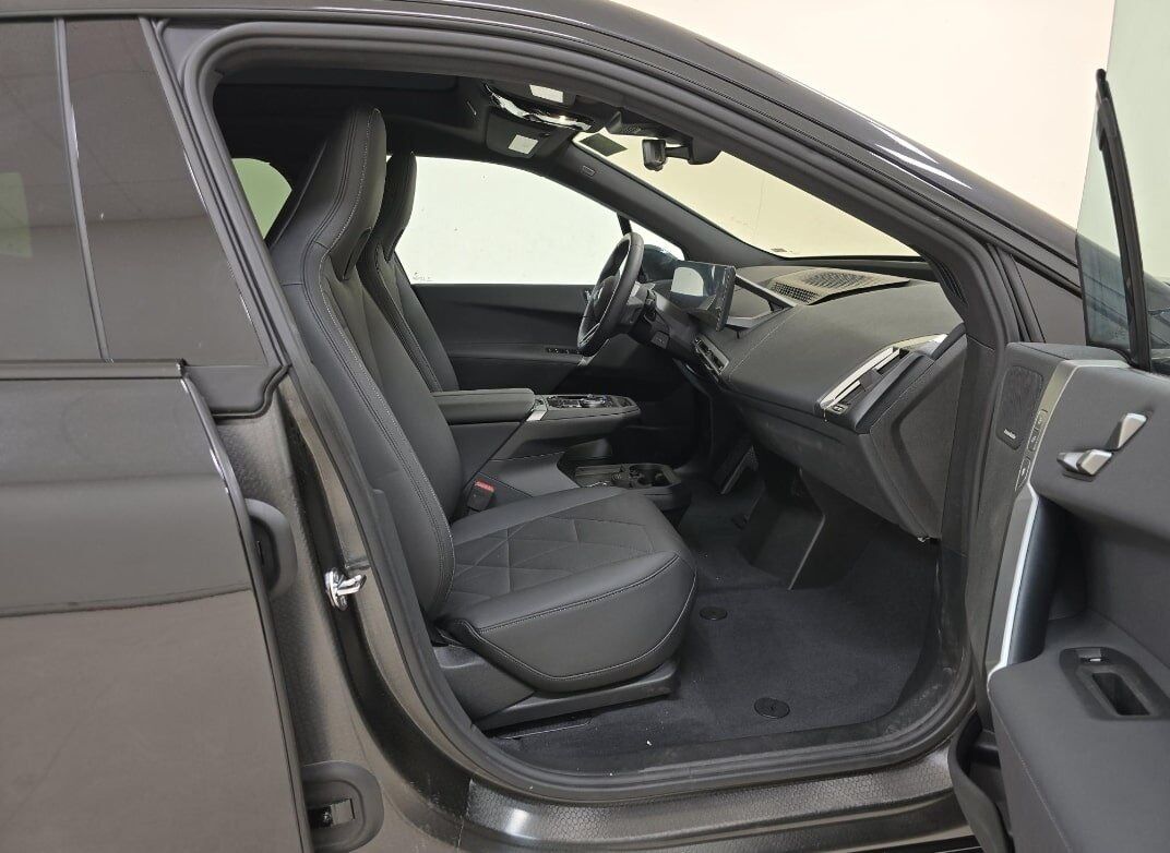 2025 BMW iX xDrive50 Sport Package Head-Up Display Portland OR
