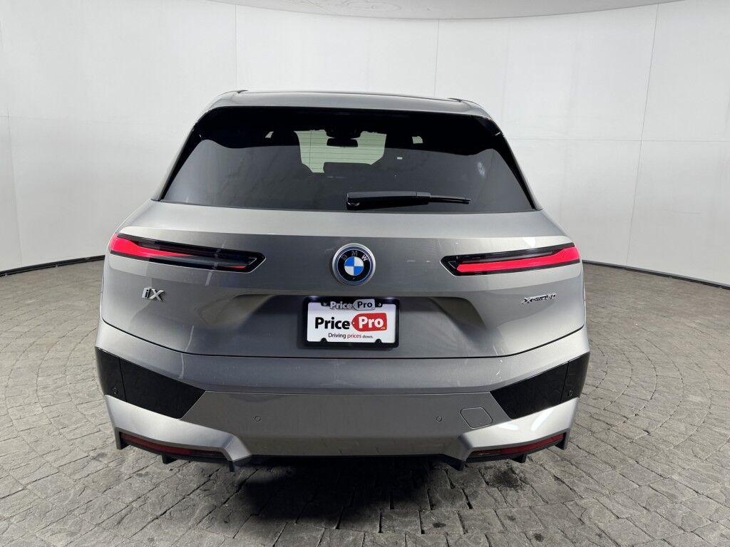 2025 BMW iX xDrive50 Sport w/Driving Assist Pro Maumee OH