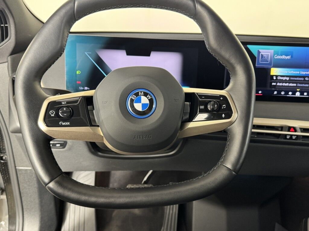 2025 BMW iX xDrive50 Sport w/Driving Assist Pro Maumee OH
