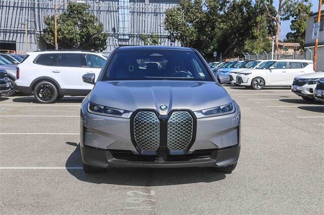 2025 BMW iX xDrive50