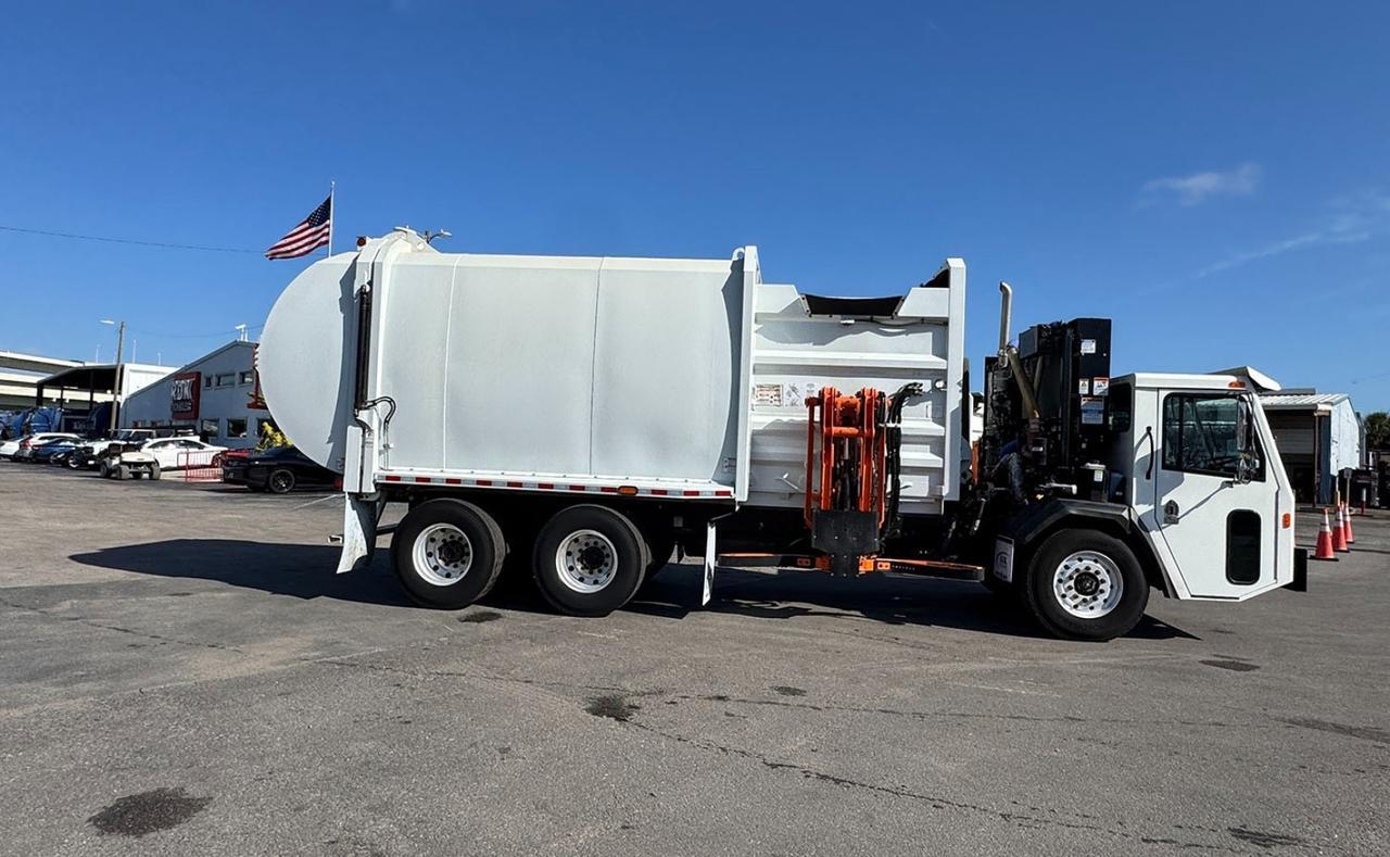 2025 Battle Motors LET 2 31 Yard Pac Tech Side Loader Garbage Truck Tampa FL