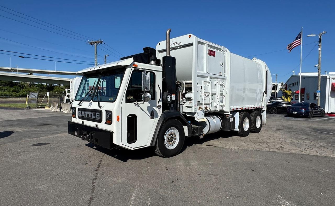 2025 Battle Motors LET 2 31 Yard Pac Tech Side Loader Garbage Truck